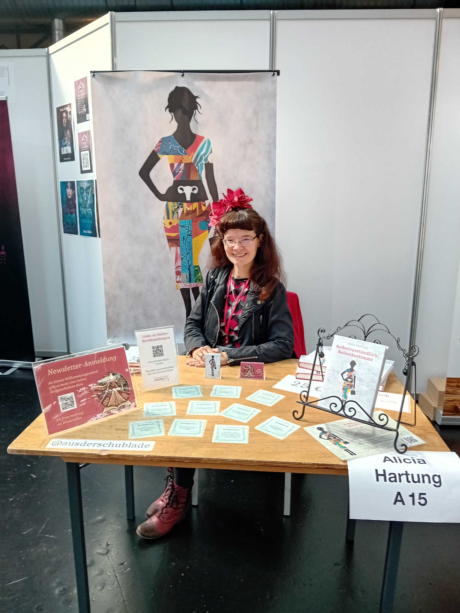 Foto der Autorin Alicia Hartung auf der Berliner Buchmesse BuchBerlin 2025